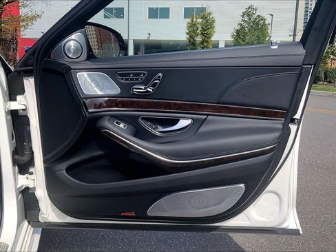 Used 2018 Mercedes-Benz S 560 4MATIC Sedan image 22