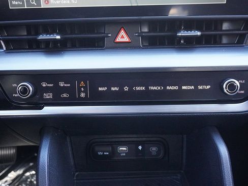 Used 2025 Kia Sportage EX image 48