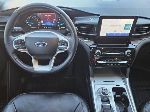 Used 2022 Ford Explorer Limited w/ Equipment Group 301A image 28