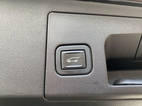 Used 2021 Cadillac XT5 Premium Luxury image 13