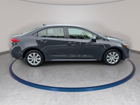 Used 2024 Toyota Corolla LE FWD image 4
