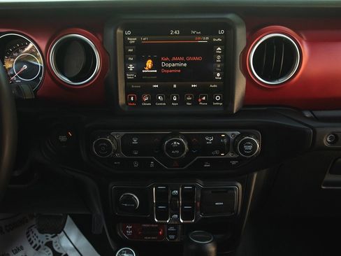 Used 2023 Jeep Gladiator Rubicon image 32