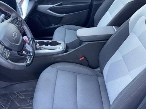 Used 2024 Chevrolet Trax RS w/ Sunroof Package FWD image 5