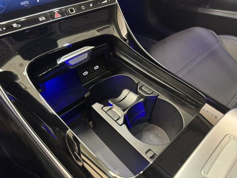 Used 2025 Mercedes-Benz C 300 Sedan image 16