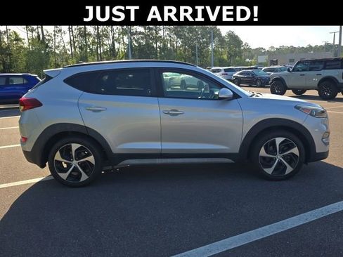 Used 2018 Hyundai Tucson Value FWD image 3