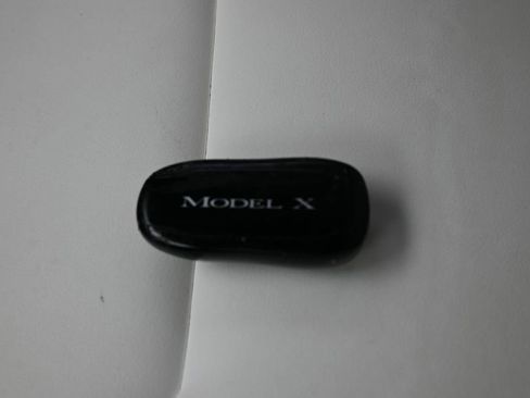 Used 2017 Tesla Model X 90D image 38