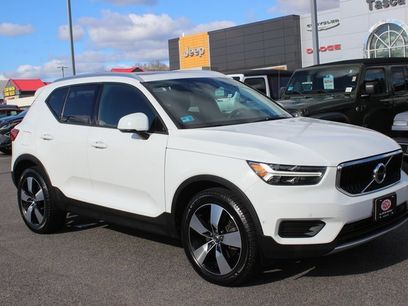 Used 2019 Volvo XC40 T5 Momentum