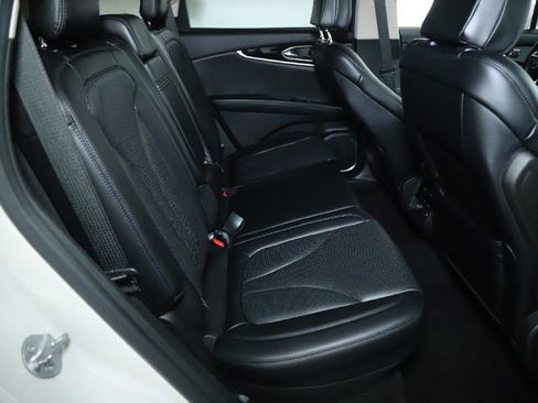 Used 2022 Lincoln Nautilus Reserve image 33