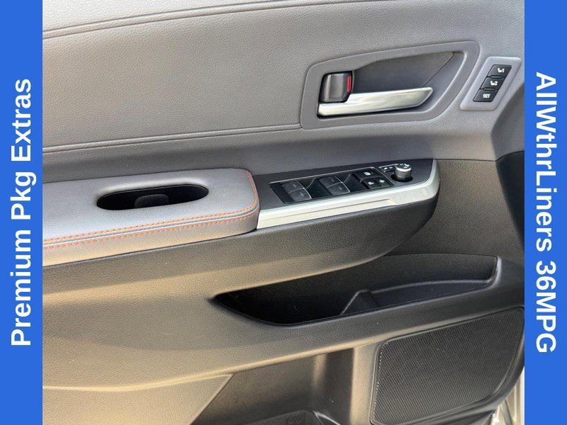 Used 2024 Toyota Sienna XSE w/ XSE Premium Package FWD image 26