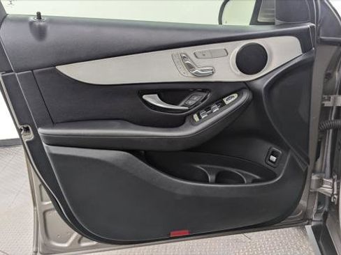 Used 2019 Mercedes-Benz GLC 300 w/ Premium Package image 13