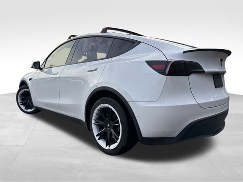 Used 2021 Tesla Model Y Long Range image 6