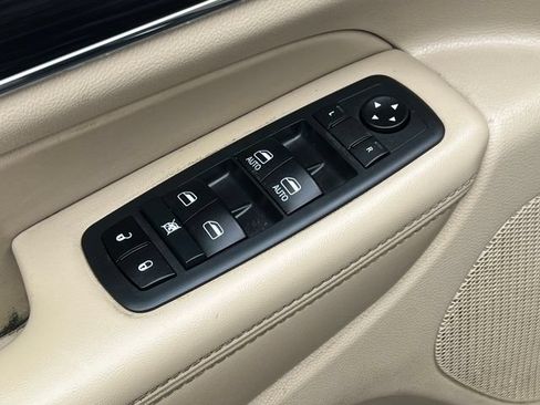 Used 2020 Jeep Grand Cherokee Limited AWD/4WD image 17