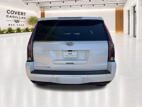 Used 2020 Cadillac Escalade Premium Luxury RWD image 12
