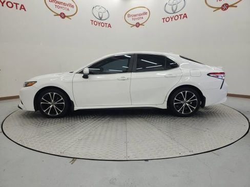 Used 2020 Toyota Camry SE w/ Convenience Package image 5