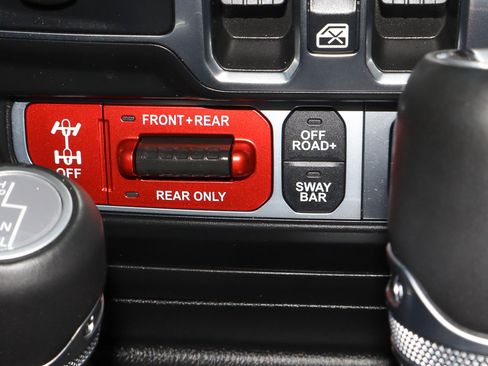 Used 2022 Jeep Wrangler Unlimited Rubicon w/ Trailer Tow Package image 29