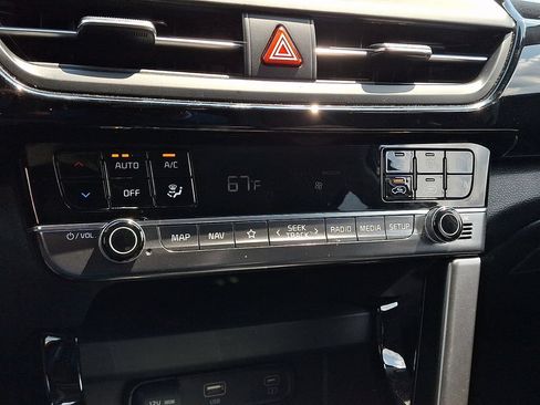 Used 2024 Kia Seltos X-Line AWD/4WD image 18
