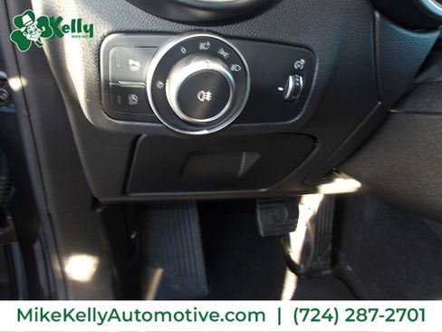 Used 2018 Alfa Romeo Stelvio AWD image 15