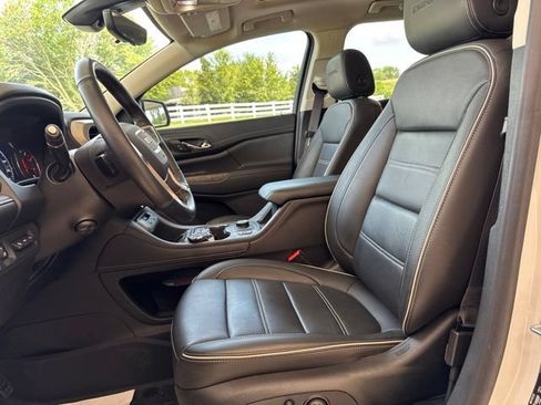 Used 2023 GMC Acadia Denali w/ Denali Technology Package AWD/4WD image 13