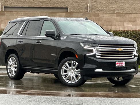 Used 2021 Chevrolet Tahoe High Country image 2