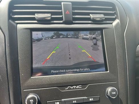 Used 2020 Ford Fusion SE w/ Equipment Group 151A FWD image 21