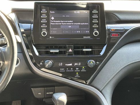 Used 2023 Toyota Camry SE w/ Convenience Package image 30