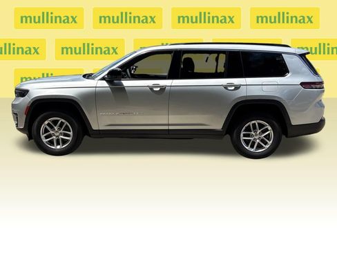 Used 2025 Jeep Grand Cherokee L Laredo w/ Trailer Tow Package RWD image 10