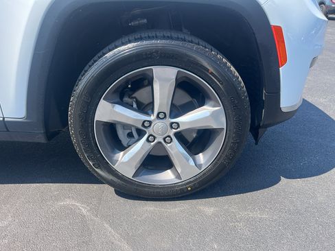 Used 2021 Jeep Grand Cherokee L Limited AWD/4WD image 7