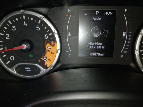 Used 2018 Jeep Renegade Altitude AWD/4WD image 12