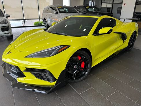 Used 2023 Chevrolet Corvette Stingray Coupe w/ Z51 Performance Package RWD image 2