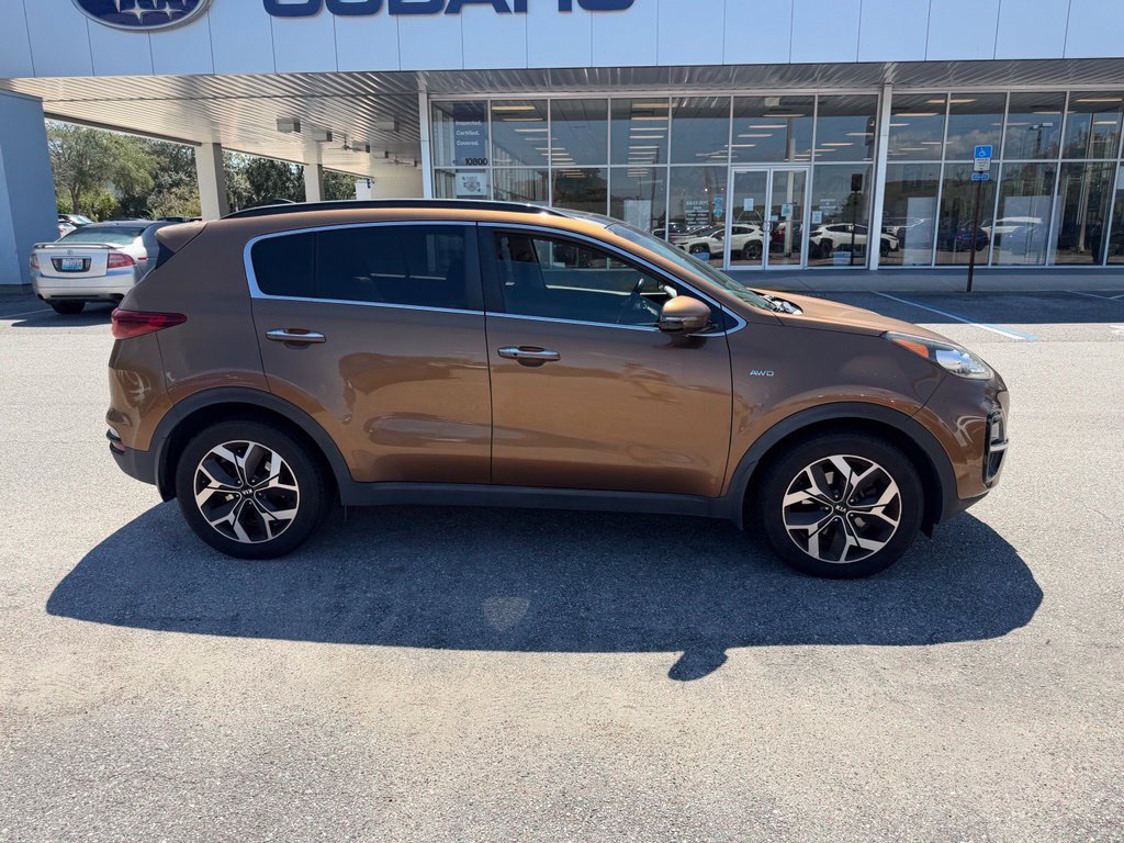 Used 2020 Kia Sportage EX w/ Option Group 15 AWD/4WD image 2
