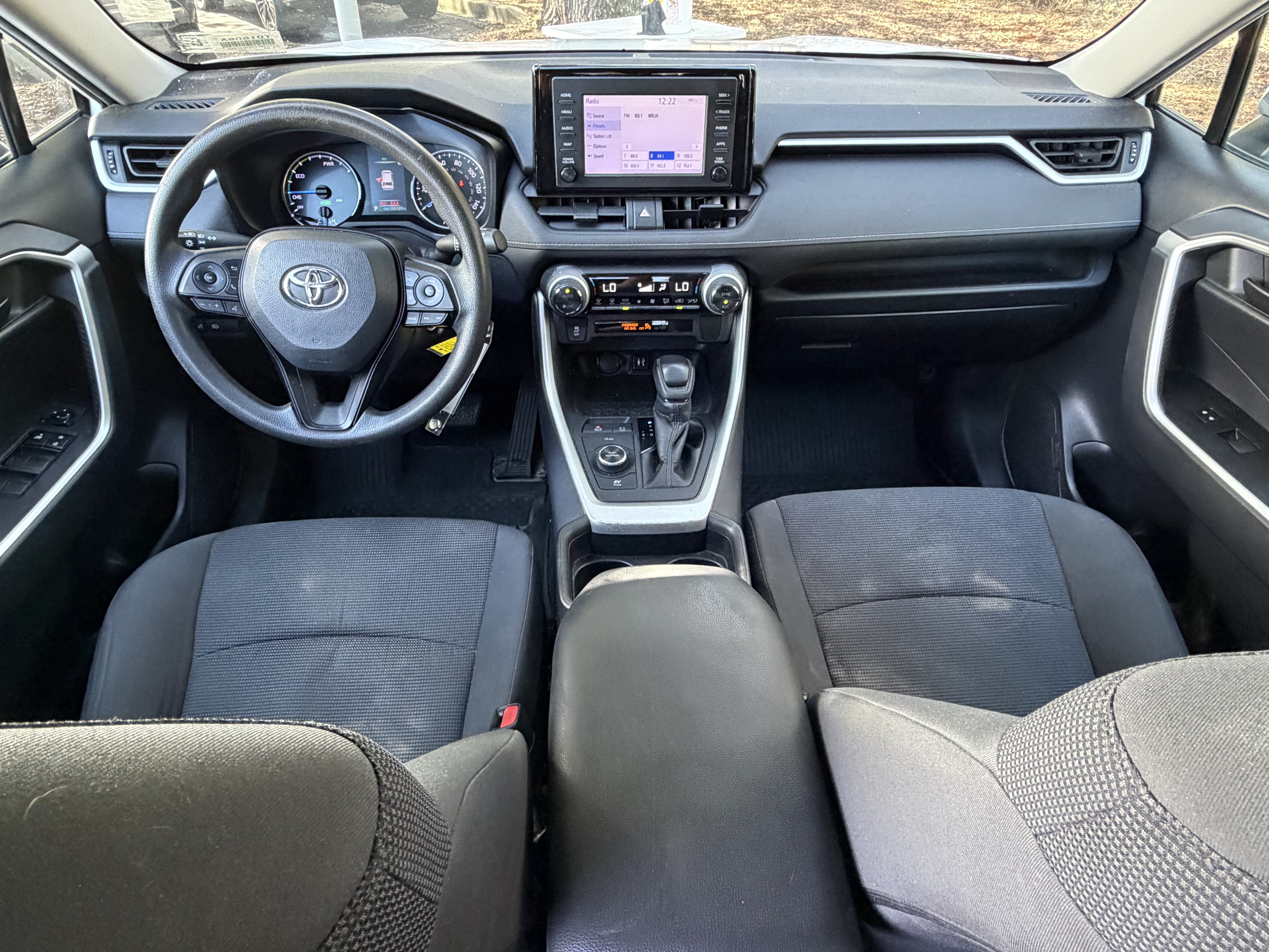 Used 2019 Toyota RAV4 LE AWD/4WD image 34