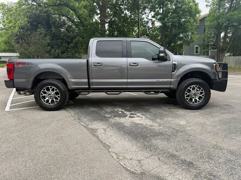 Used 2021 Ford F250 Lariat w/ FX4 Off-Road Package AWD/4WD image 4