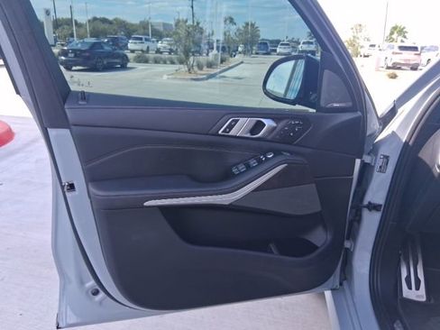 Used 2024 BMW X7 xDrive40i w/ Executive Package AWD/4WD image 9