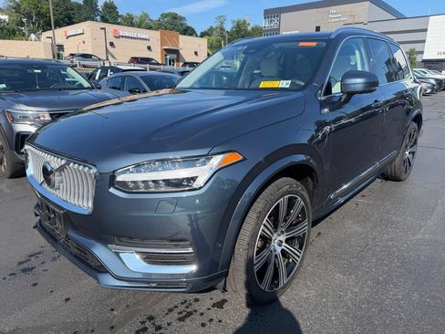 Used 2025 Volvo XC90 T8 Plus w/ Protection Package Premier AWD/4WD image 1
