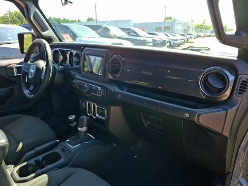 Used 2019 Jeep Wrangler Unlimited Sport AWD/4WD image 11