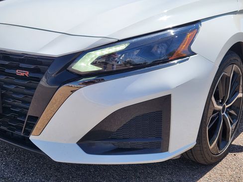 Used 2025 Nissan Altima 2.5 SR FWD image 5
