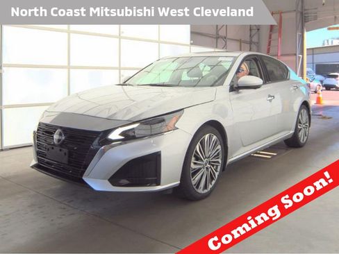 Used 2024 Nissan Altima 2.5 SL AWD/4WD image 1