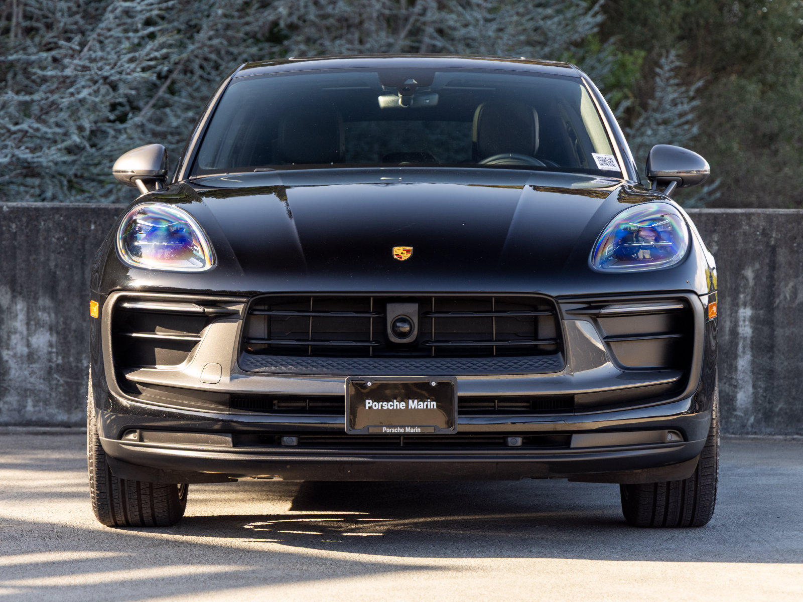 Certified 2025 Porsche Macan Turbo AWD/4WD image 8