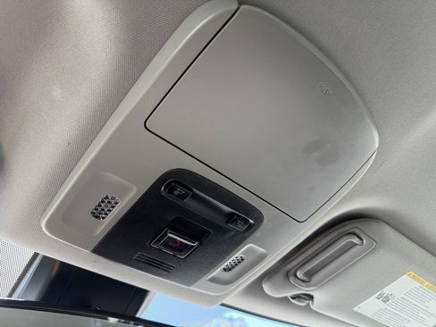Used 2021 Toyota Camry SE FWD image 31
