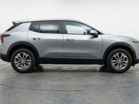 Used 2025 Chevrolet Equinox LT image 11