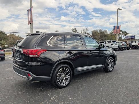 Used 2018 Mitsubishi Outlander SEL image 3