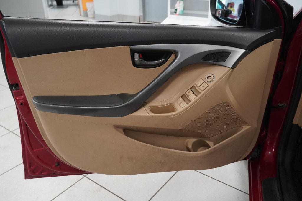 Used 2013 Hyundai Elantra GLS FWD image 16