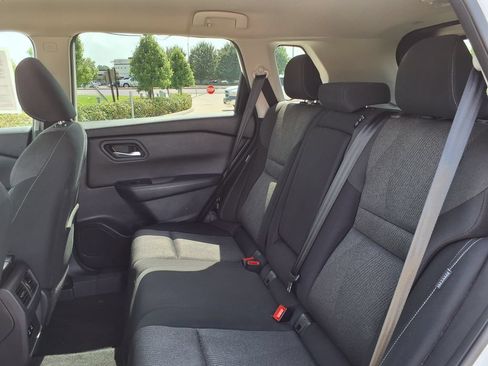 Used 2024 Nissan Rogue SV FWD image 20