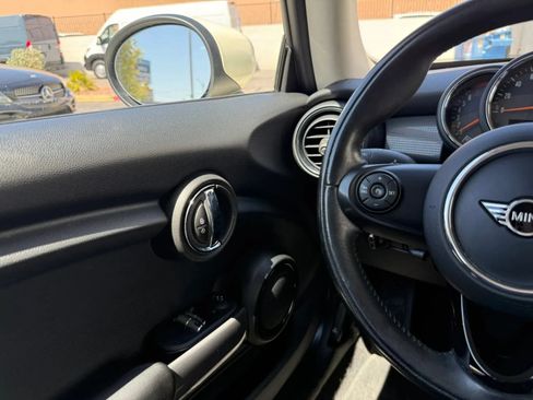 Used 2021 MINI Cooper 2-Door Hardtop FWD image 21