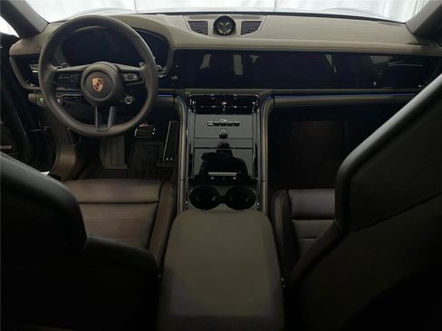 New 2026 Porsche Panamera 4 image 17
