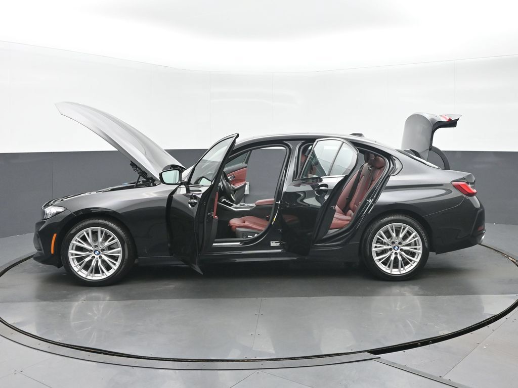 Used 2023 BMW 330i xDrive Sedan w/ Premium Package AWD/4WD image 41