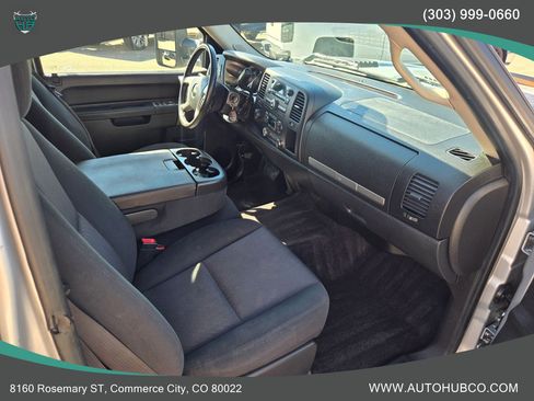 Used 2010 Chevrolet Silverado 2500 LT w/ Interior Plus Package AWD/4WD image 10