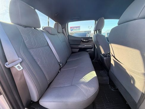 Used 2019 Toyota Tacoma TRD Sport image 22