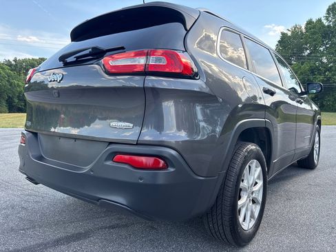 Used 2016 Jeep Cherokee Latitude w/ Safety/Convenience Group FWD image 5
