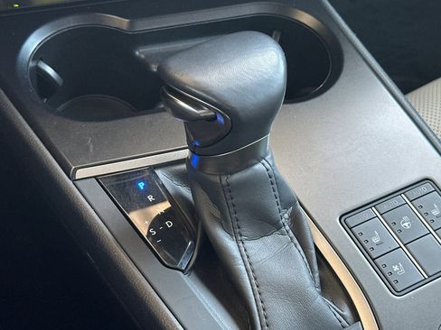 Used 2024 Lexus UX 250h F Sport image 28